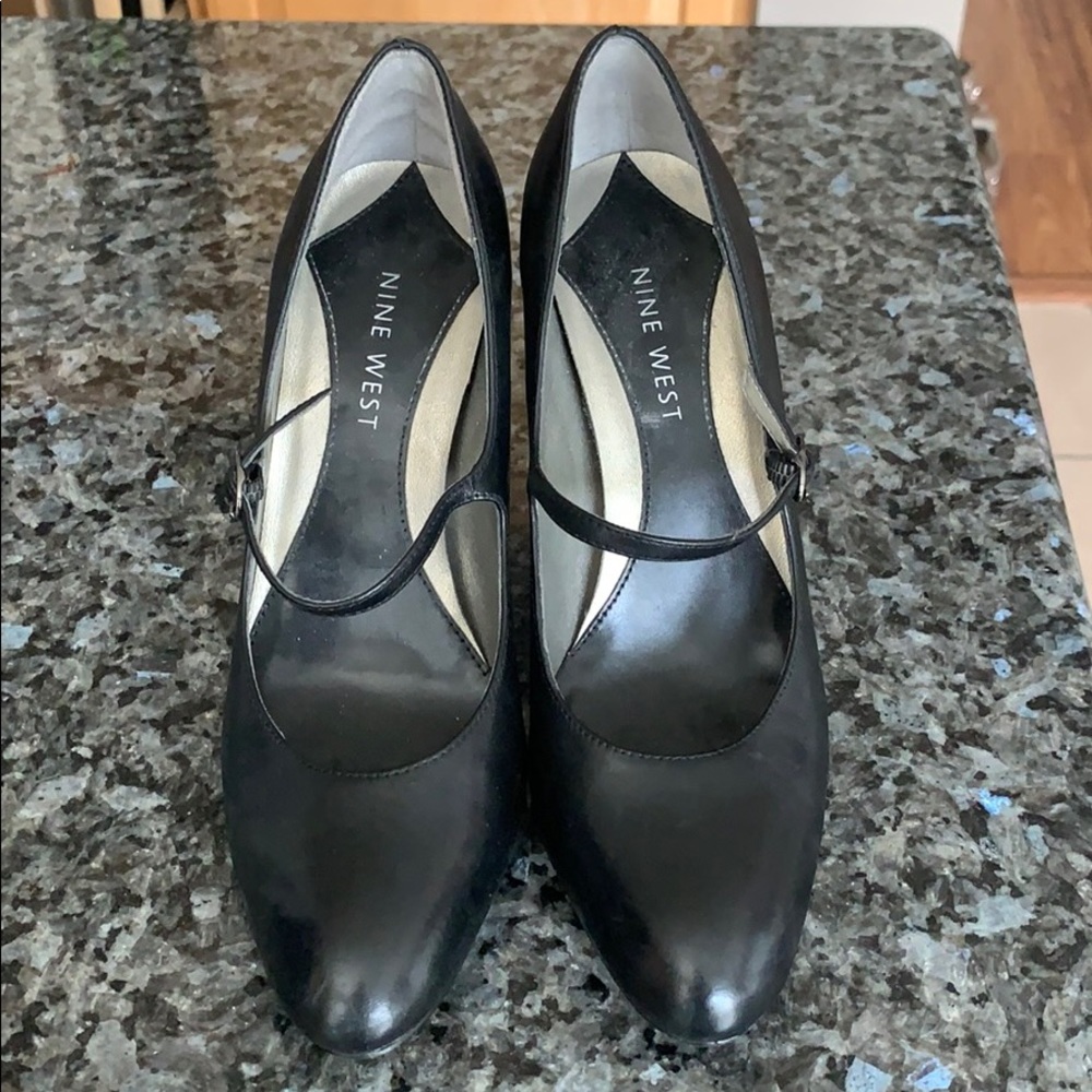 Nine West black leather heels with clasp